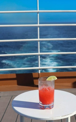 TravelSecure - Reiseblog: Ein Drink auf einem Kreuzfahrtschiff