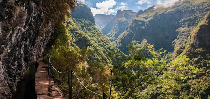 Wandern mit Aussicht: Madeira, Portugal: Levada Caldeirao Verde