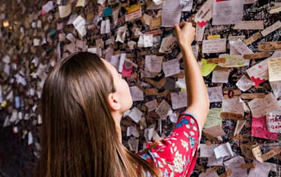 Das Haus von Julia auf der Via Cappello ist daher ein echter Teenagermagnet.